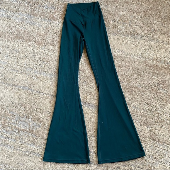 Offline by Aerie Real Me Flare Hi-Rise High Waist Short Inseam Flared Leggings - Picture 1 of 10